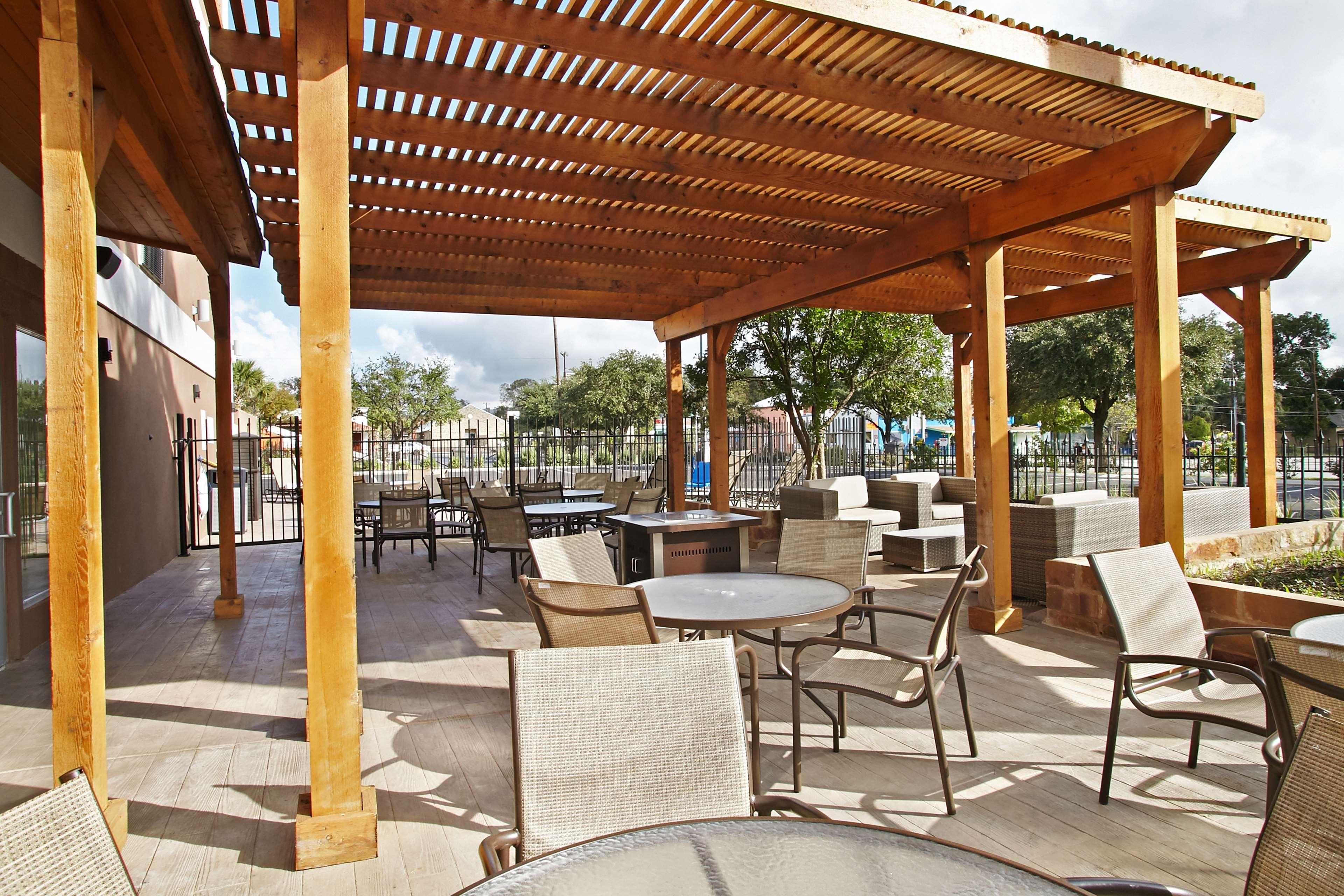 Best Western Plus Madison-Huntsville Hotel Екстериор снимка
