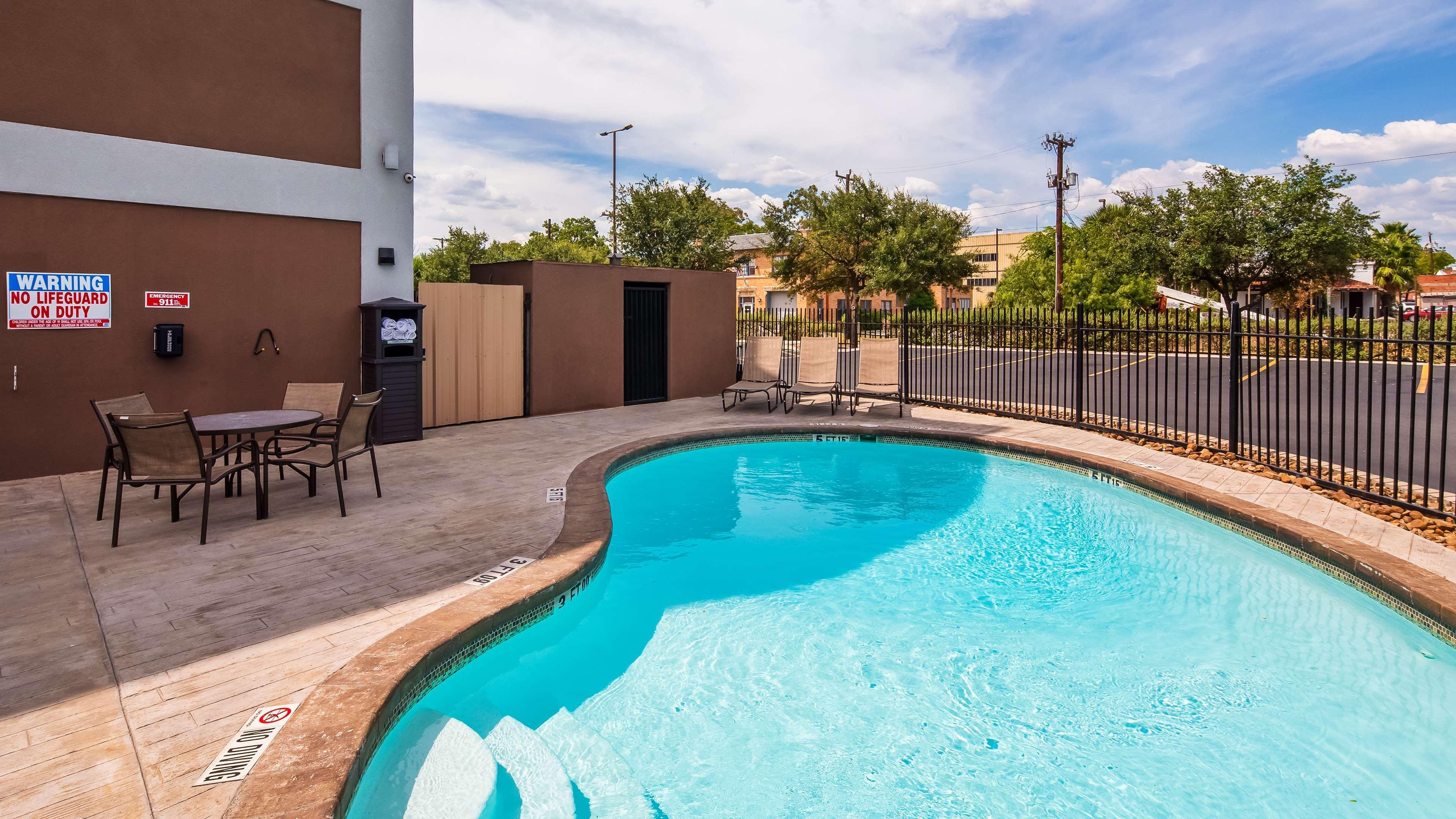 Best Western Plus Madison-Huntsville Hotel Екстериор снимка