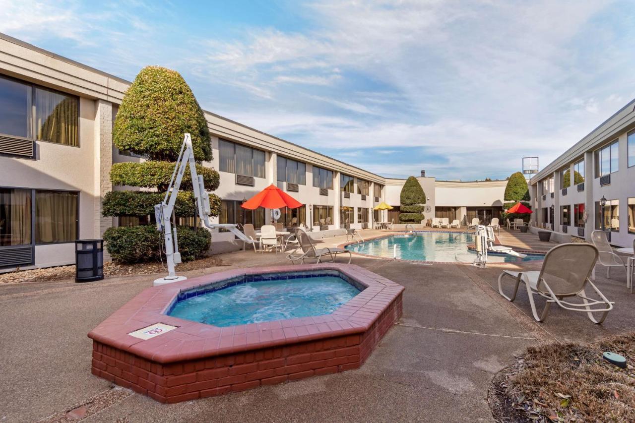 Best Western Plus Madison-Huntsville Hotel Екстериор снимка